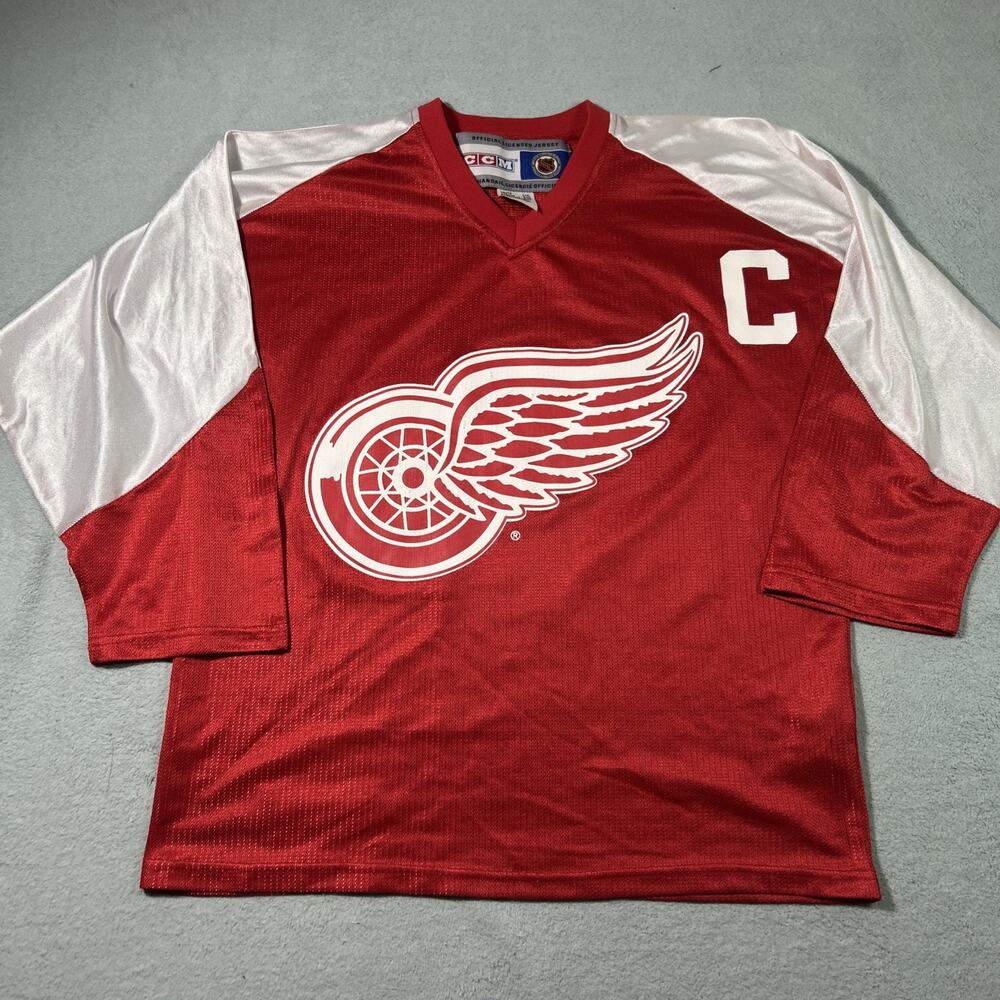Vintage Detroit Red Wings Jersey Youth large XL NHL Hockey Yzerman 19 CCM 90s